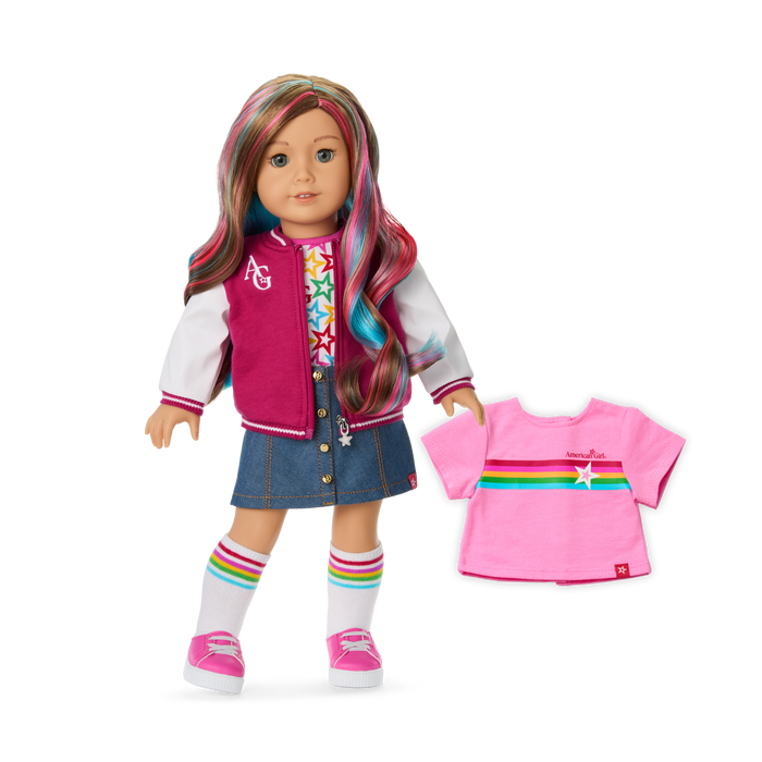 Truly Me™ 18-inch Doll #101 with wavy caramel hair D1