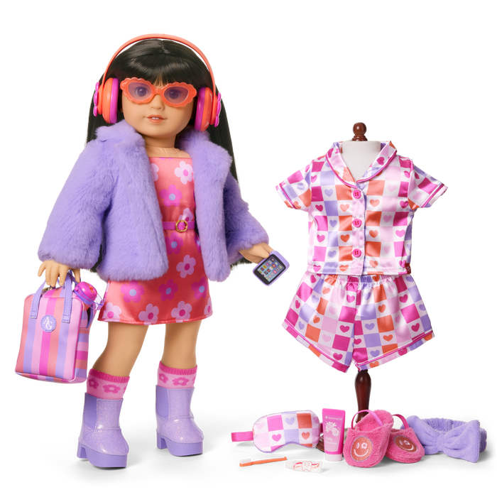 Truly Me™ #130 Doll & Day of Fun All-in-One Set I2