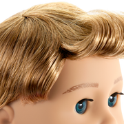 Truly Me™ 18-inch Doll #104 with straight caramel hair Q4
