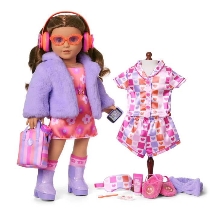 Truly Me™ #117 Doll & Day of Fun All-in-One Set D7
